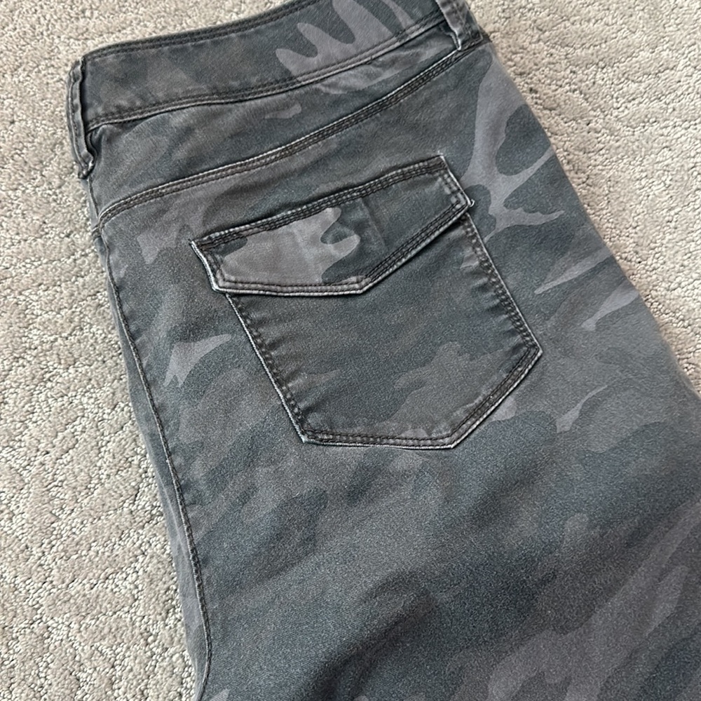 LOFT Pants - Picture 6 of 6